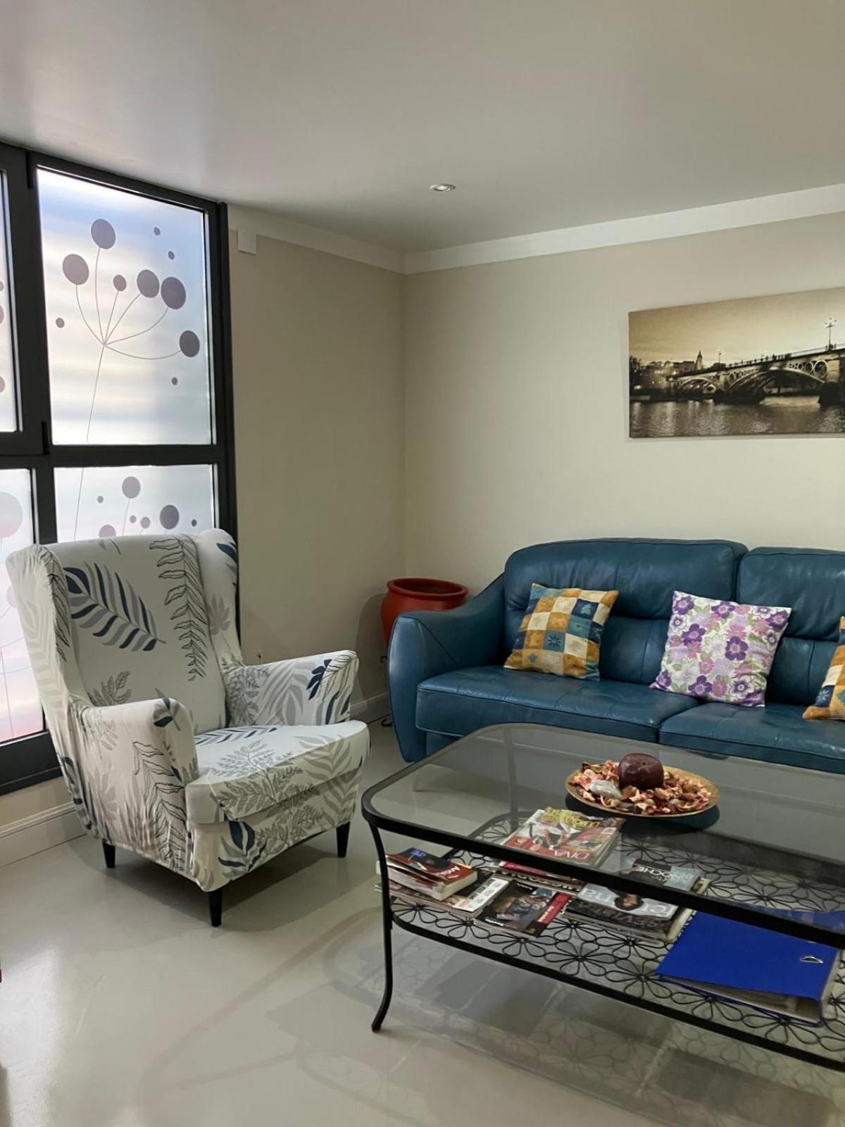 Puerta De San Juan Apartment *