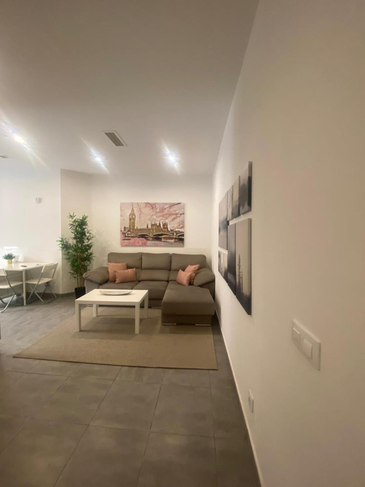 Familiar Centro-alameda Apartment *