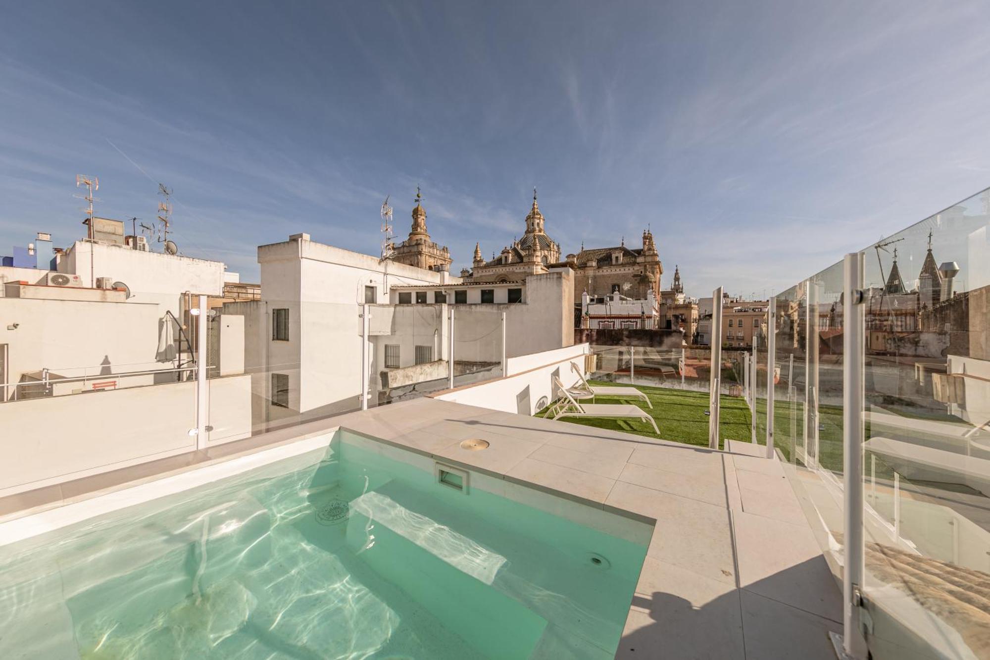 Isg Cuna 10 * Seville