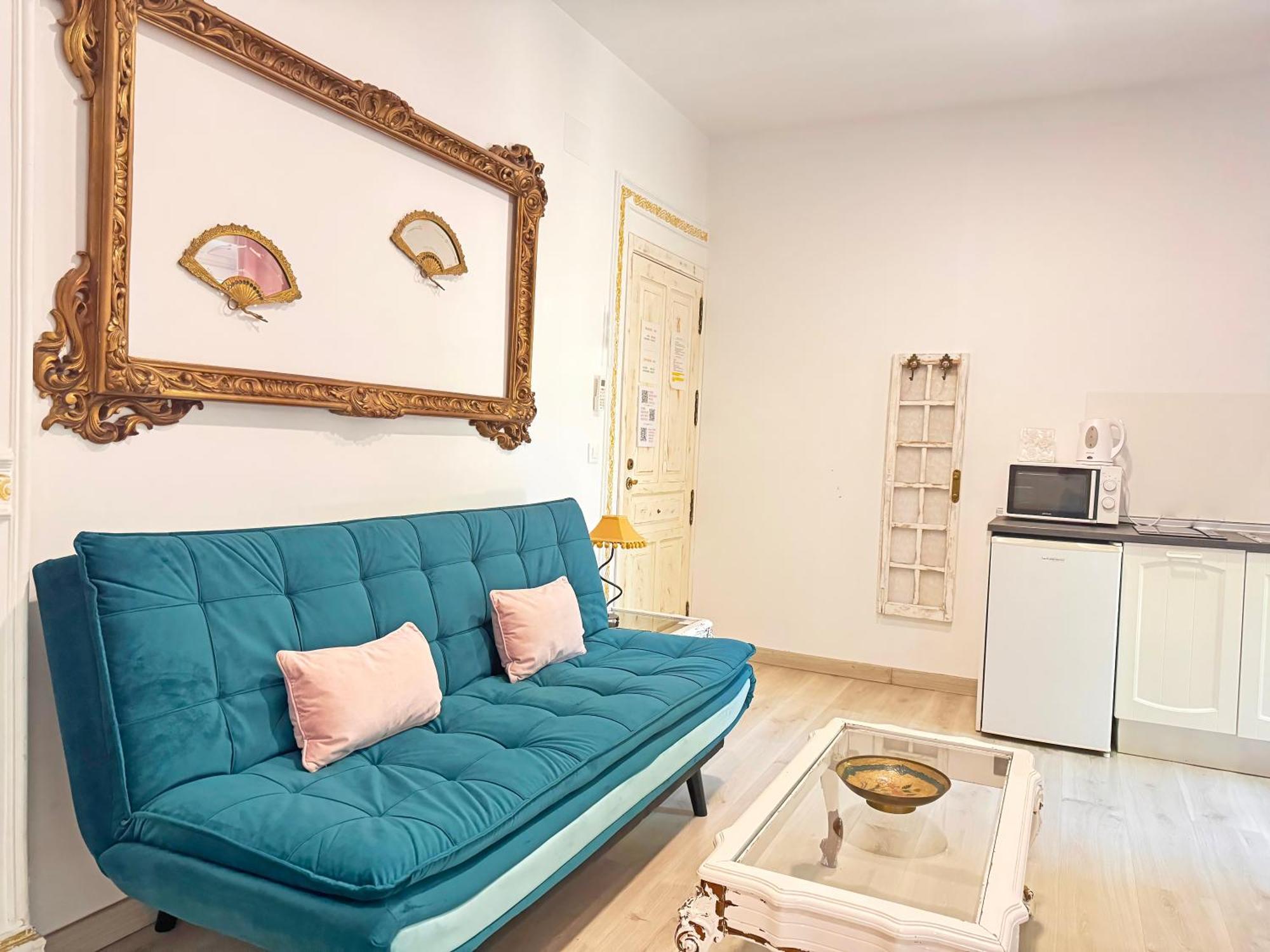 Palace-house Hercules Homestay Seville