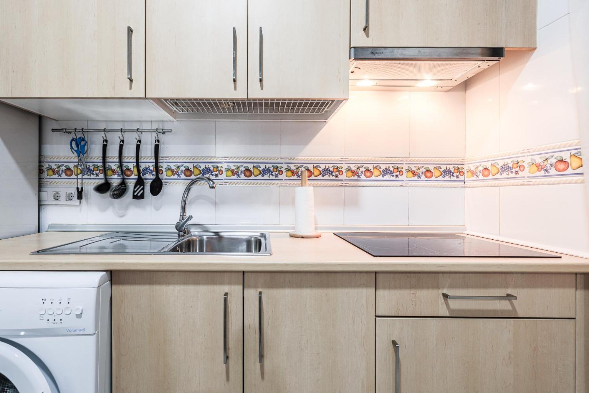 Apartment Castilla 141 *