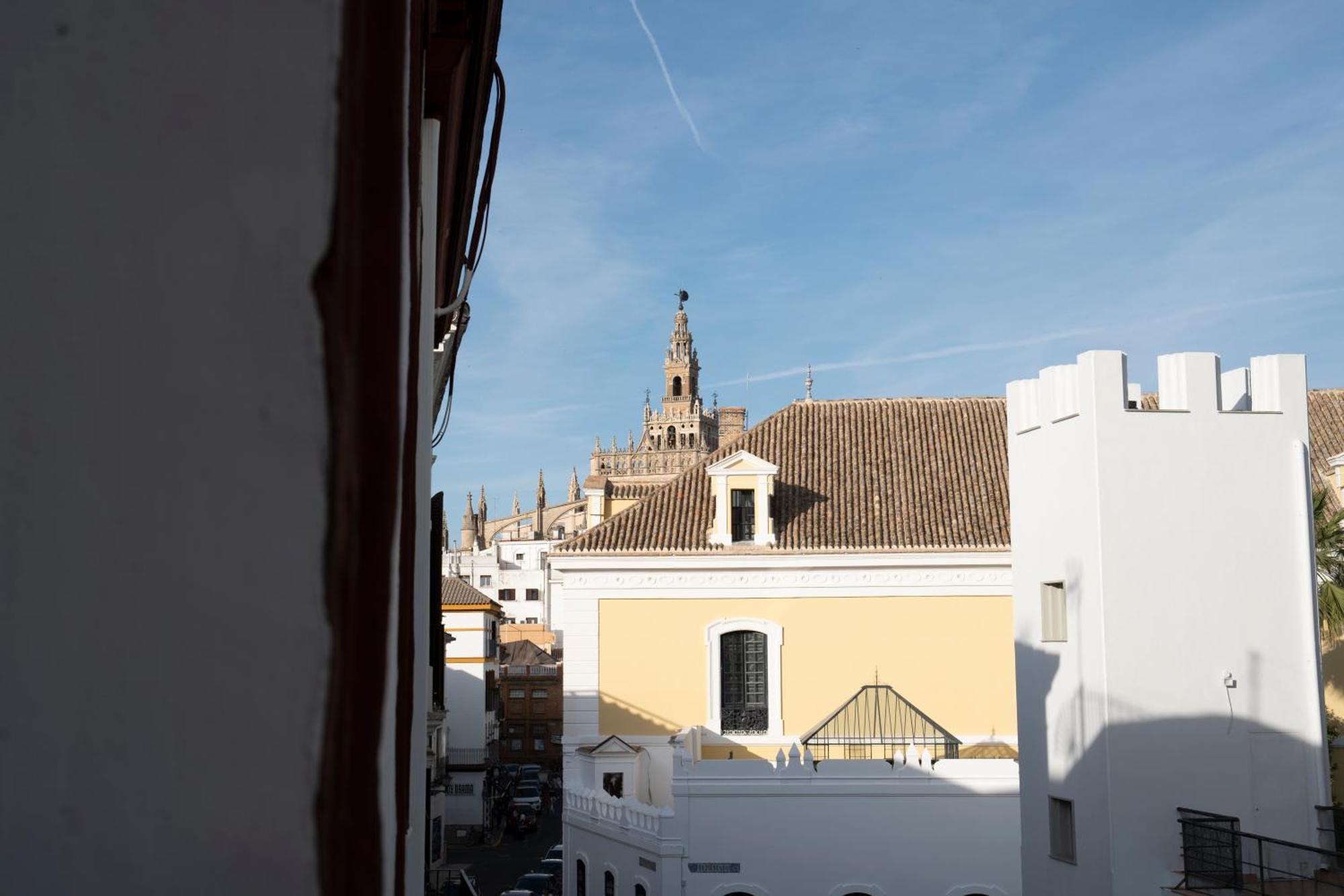 California Dos De Mayo * Sevilla