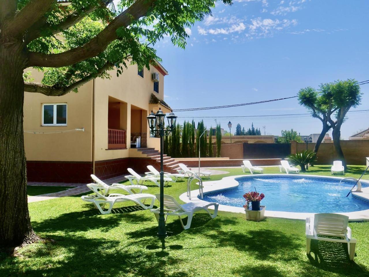 Private Pool! Your Oasis In Sevilla! Bbq! Seville