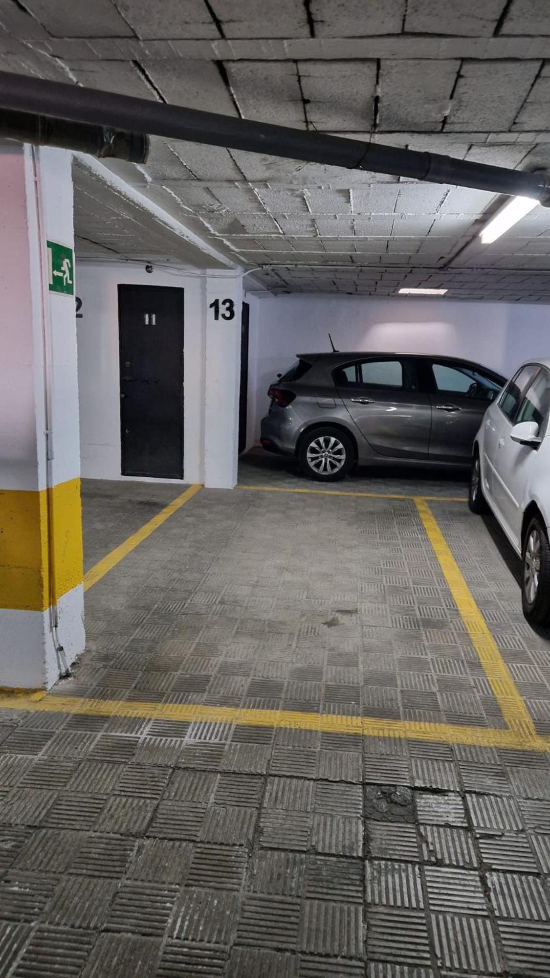 Veronica 6 Free Parking Seville