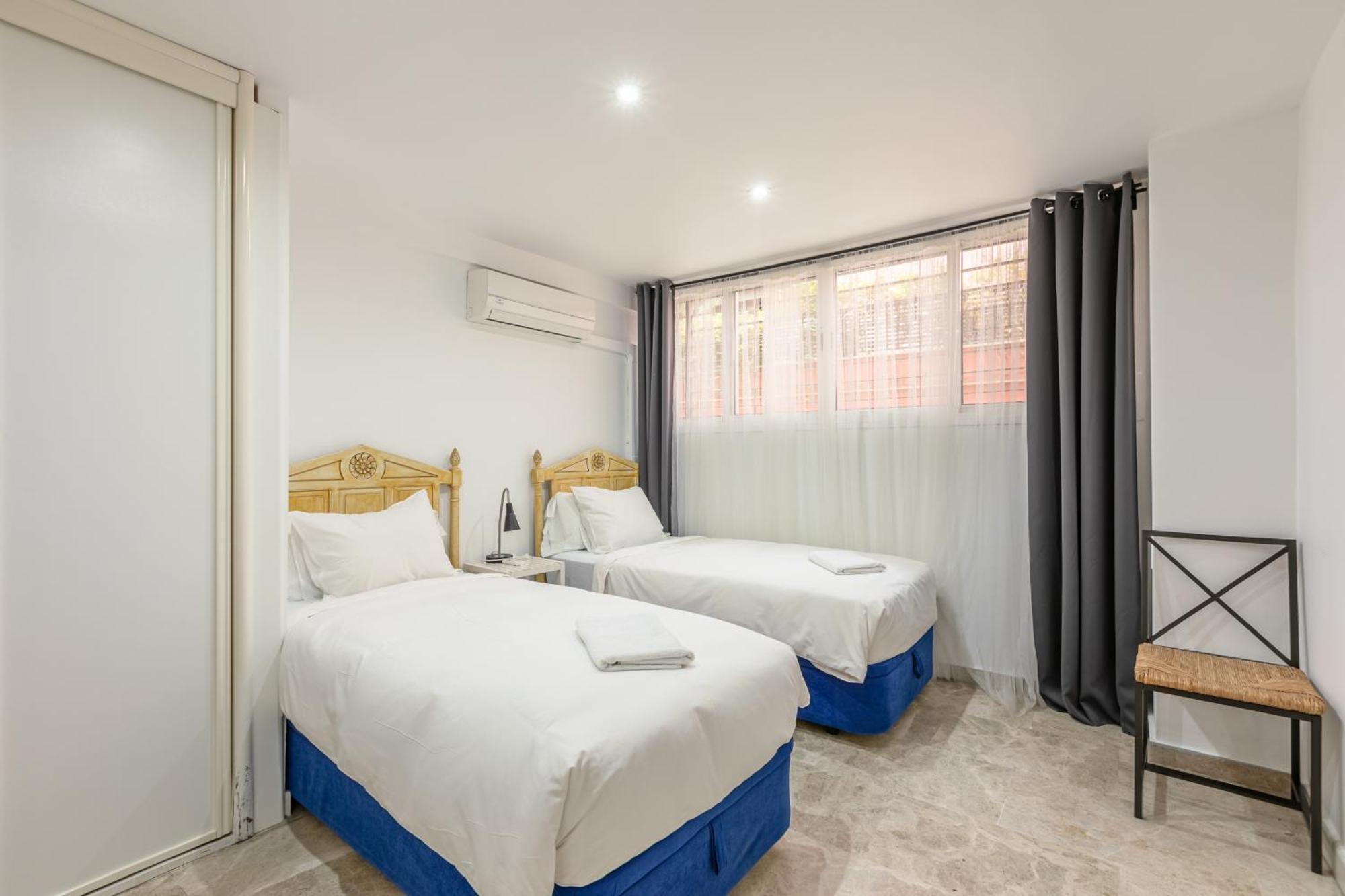 Casas De Moratin * Seville