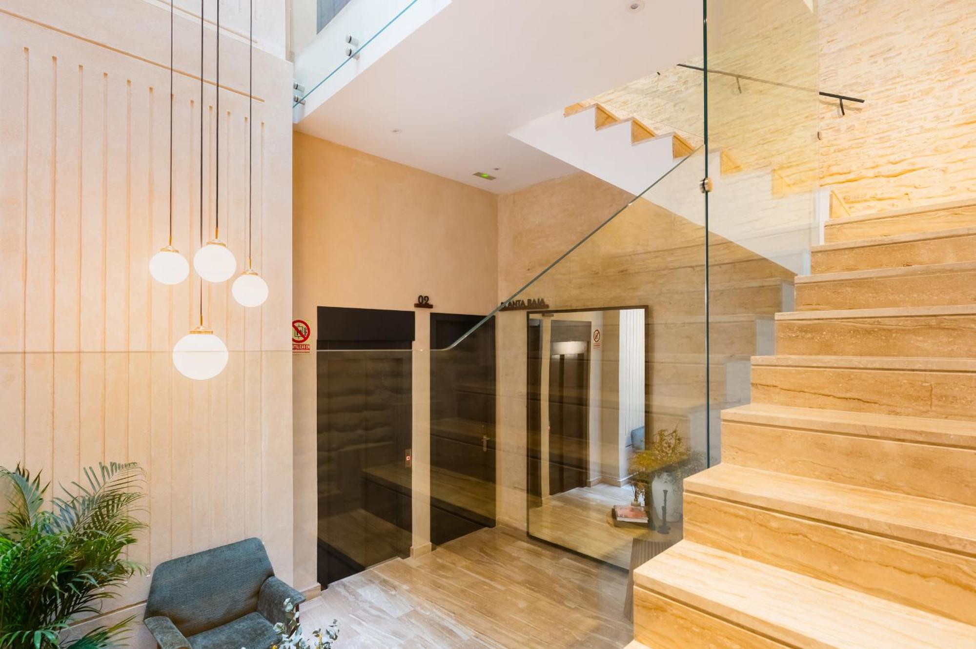 Luxury Overlooking Casa Pilatos