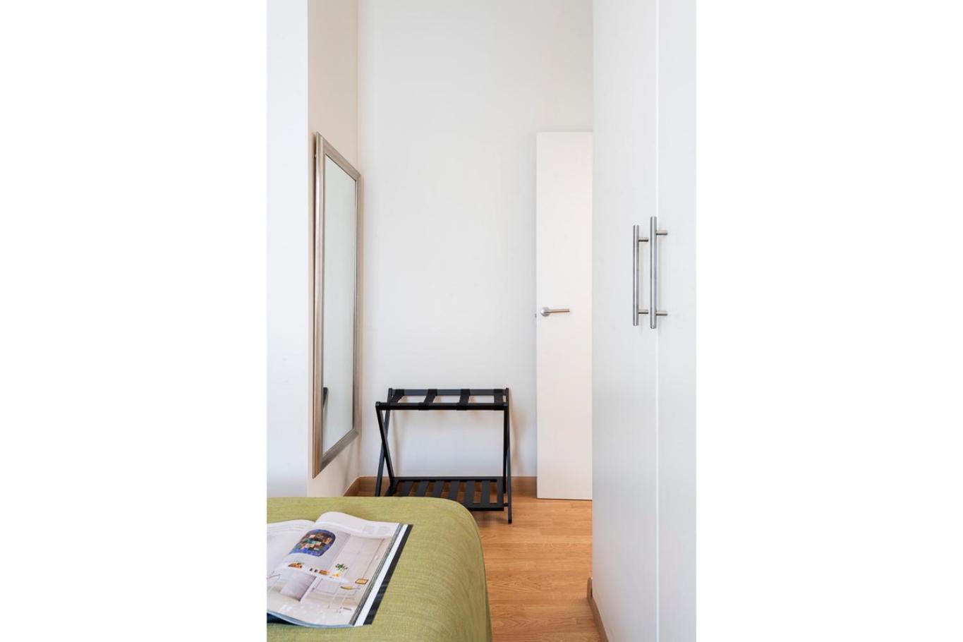 Familiar Nuevo De Diseno En La Mejor Zona De Triana, Parking Included Apartment *