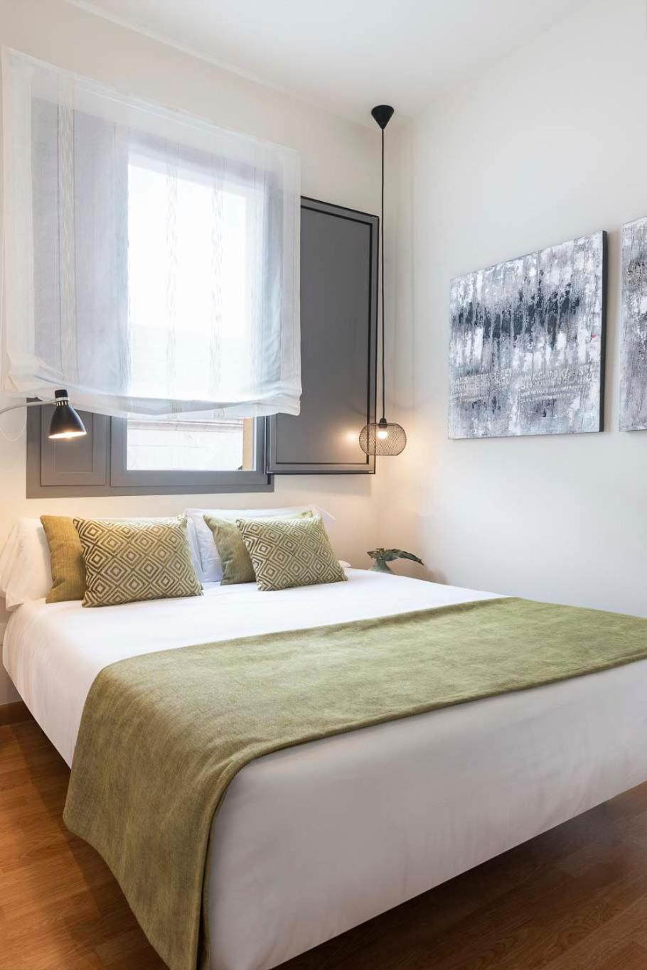Familiar Nuevo De Diseno En La Mejor Zona De Triana, Parking Included Apartment *