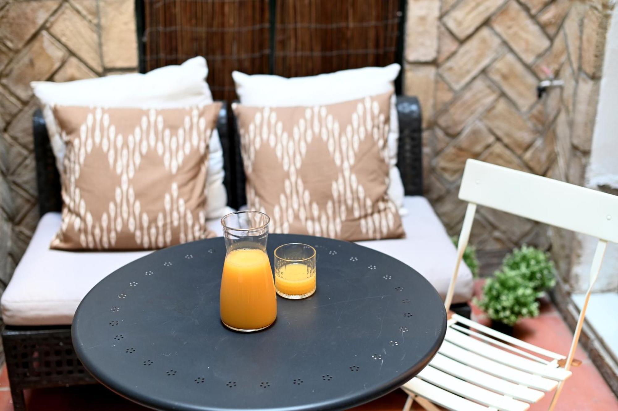 Apartamento Precioso Con Patio En La Alameda Sevilla
