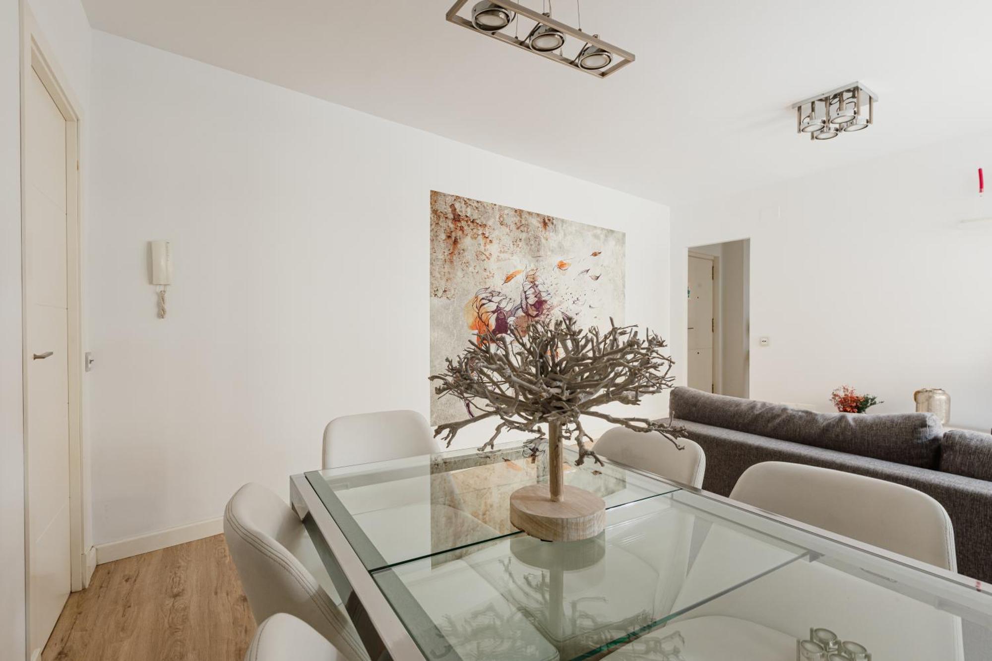 Modern And Functional In Sierpes Centro *