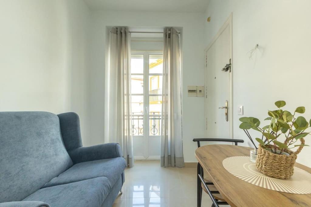 Apartment Joaquin Costa Alameda By Valcambre *