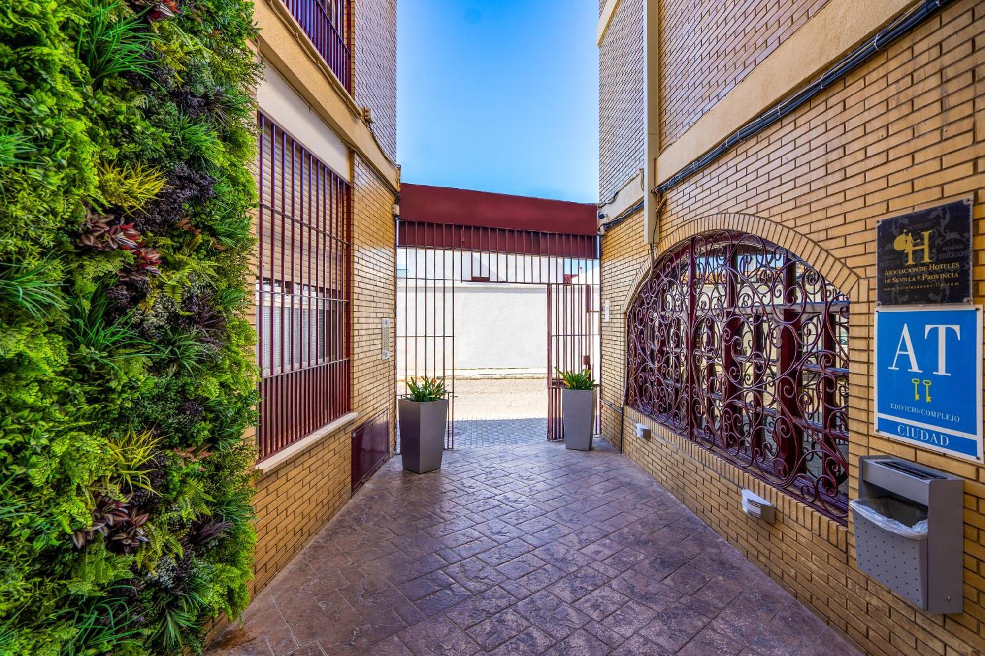 Puerta Del Sur Apartment Seville