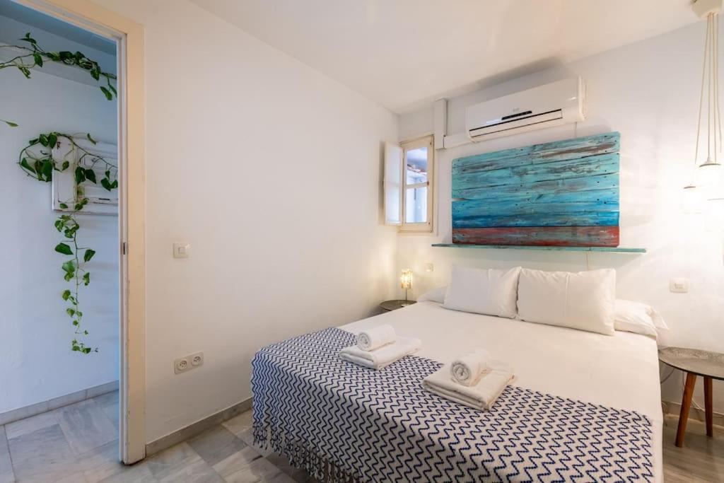 Apartment Atico Con Vistas A La Torre Del Oro Y Catedral By Thegoodtourist