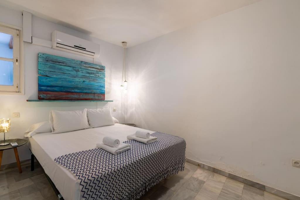 Apartment Atico Con Vistas A La Torre Del Oro Y Catedral By Thegoodtourist Seville