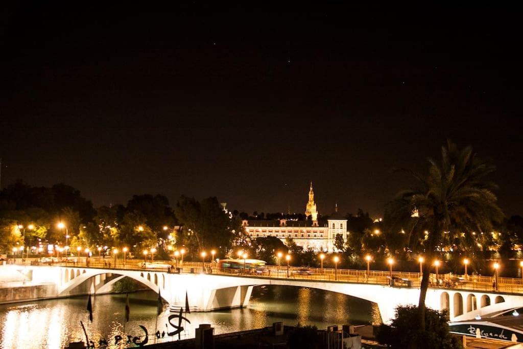 Atico Con Vistas A La Torre Del Oro Y Catedral By Thegoodtourist Apartment