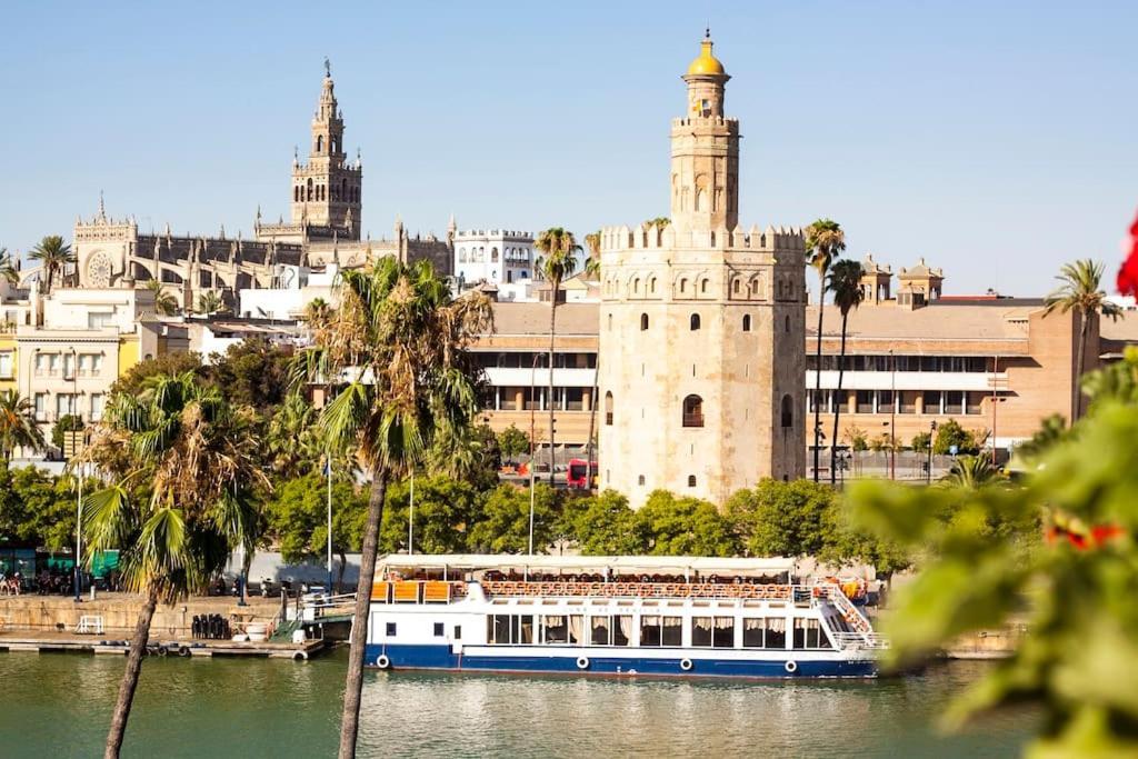 Atico Con Vistas A La Torre Del Oro Y Catedral By Thegoodtourist * Seville