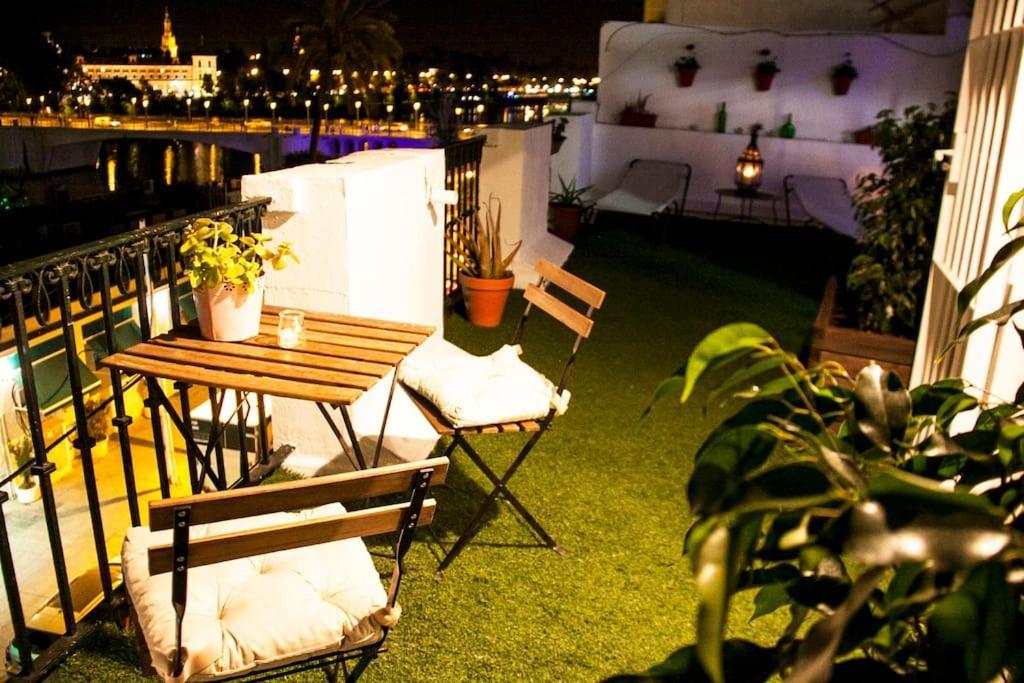 Apartment Atico Con Vistas A La Torre Del Oro Y Catedral By Thegoodtourist