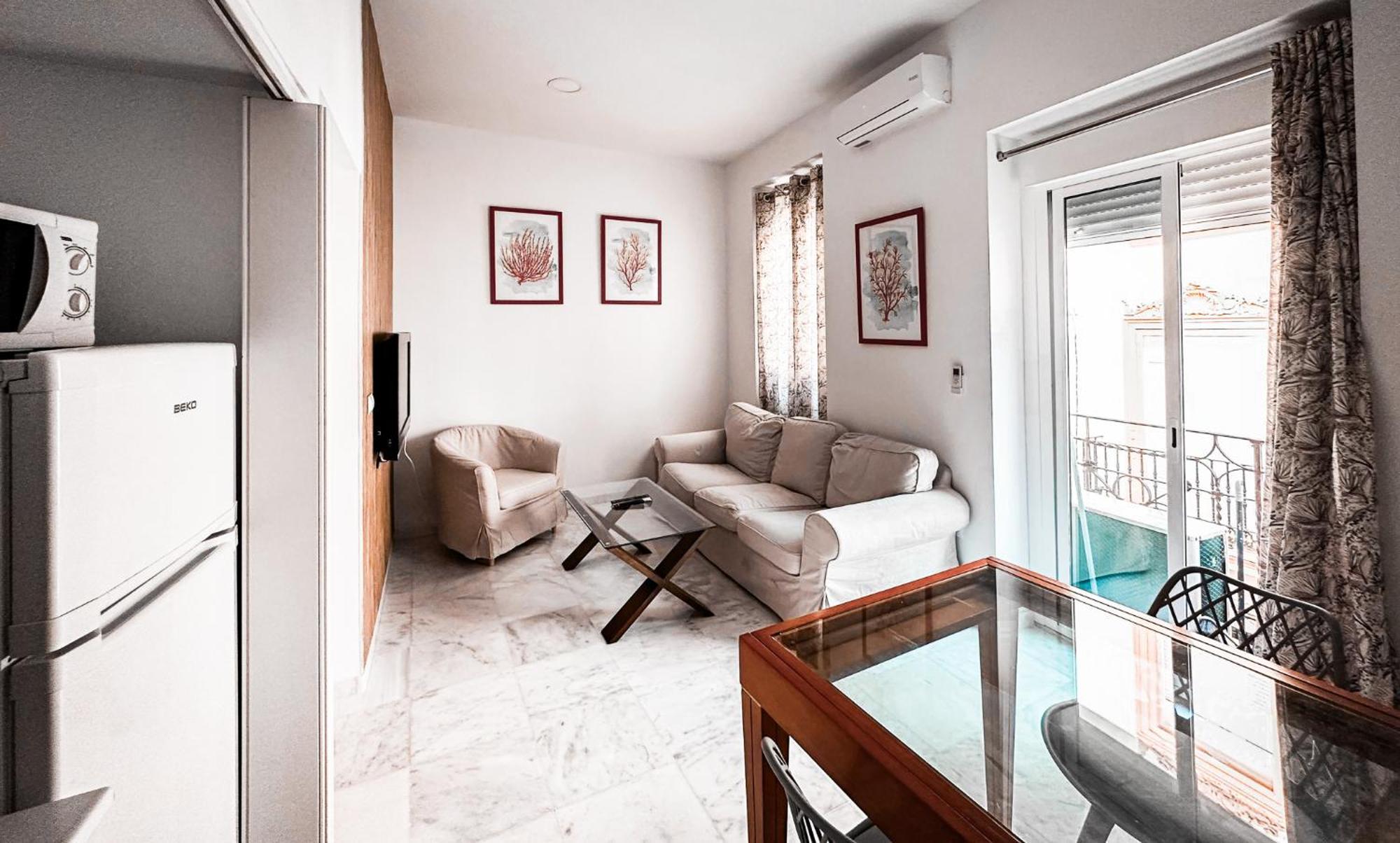 Apartment Cozy Budget 2br With Ac, 1 Bath, Private Parking Opt *