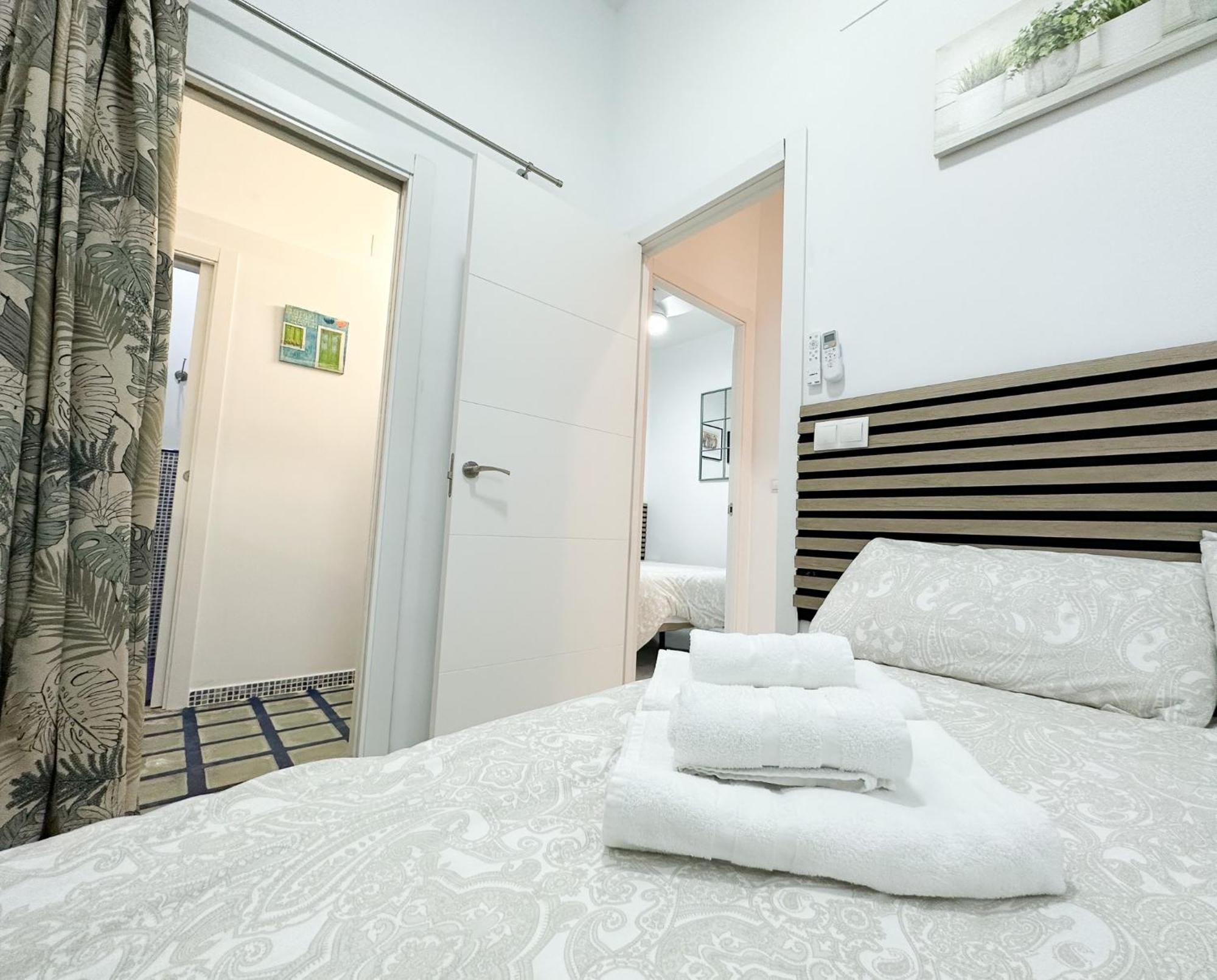 Apartment Cozy Budget 2br With Ac, 1 Bath, Private Parking Opt