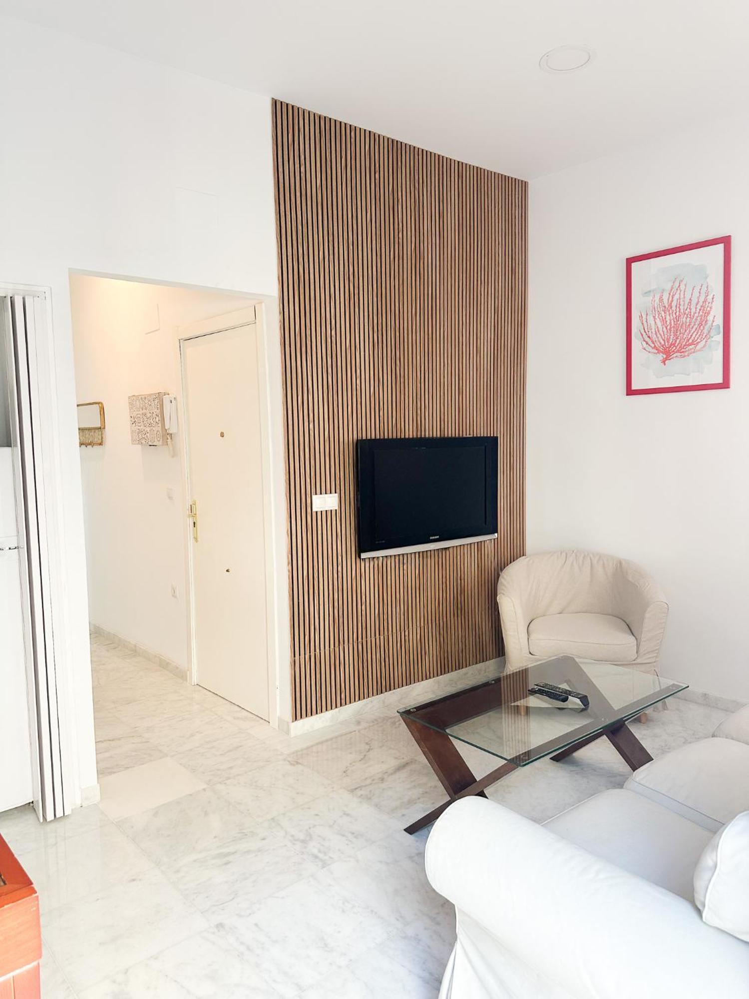 Apartment Cozy Budget 2br With Ac, 1 Bath, Private Parking Opt