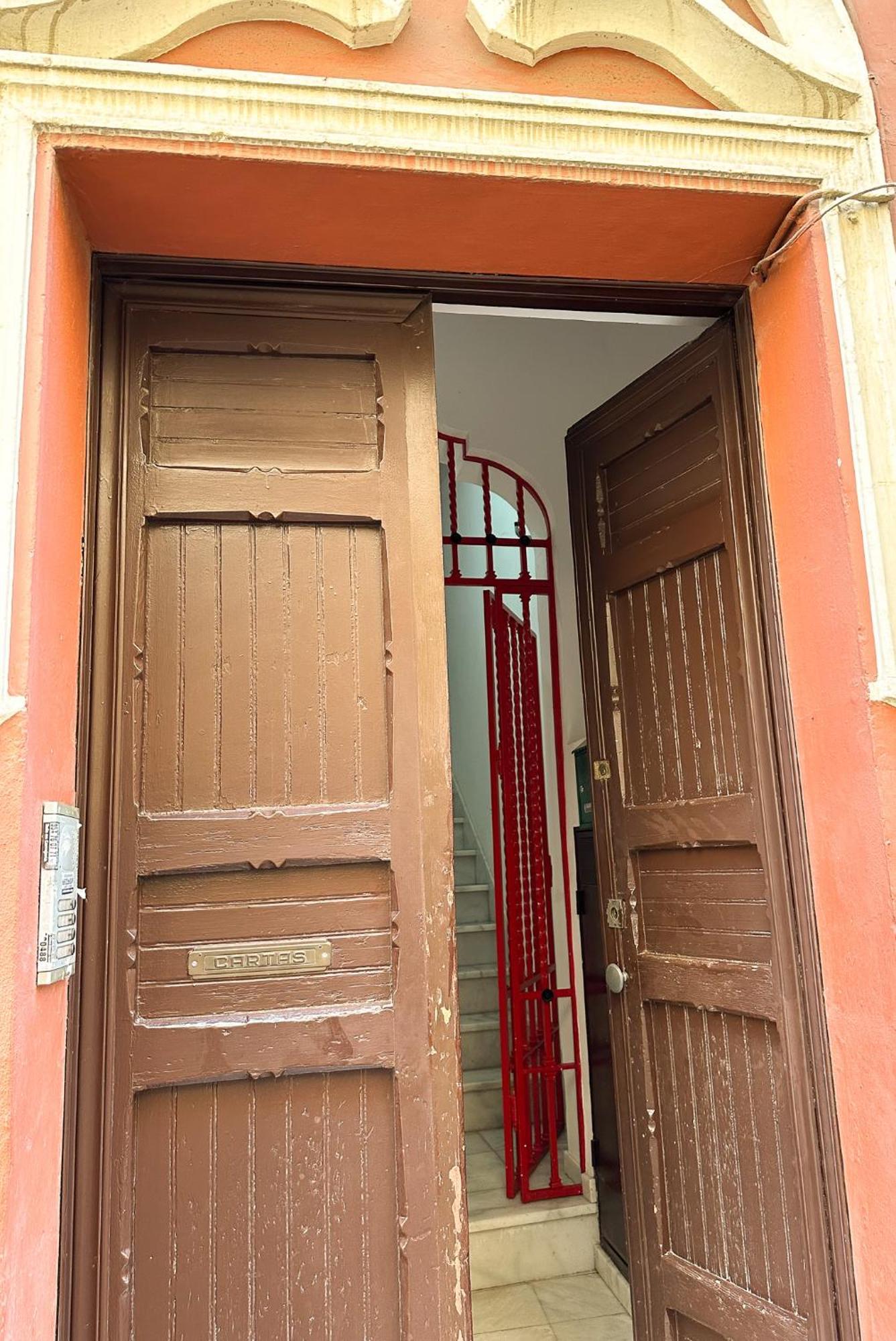 Cozy Budget 2br With Ac, 1 Bath, Private Parking Opt Seville