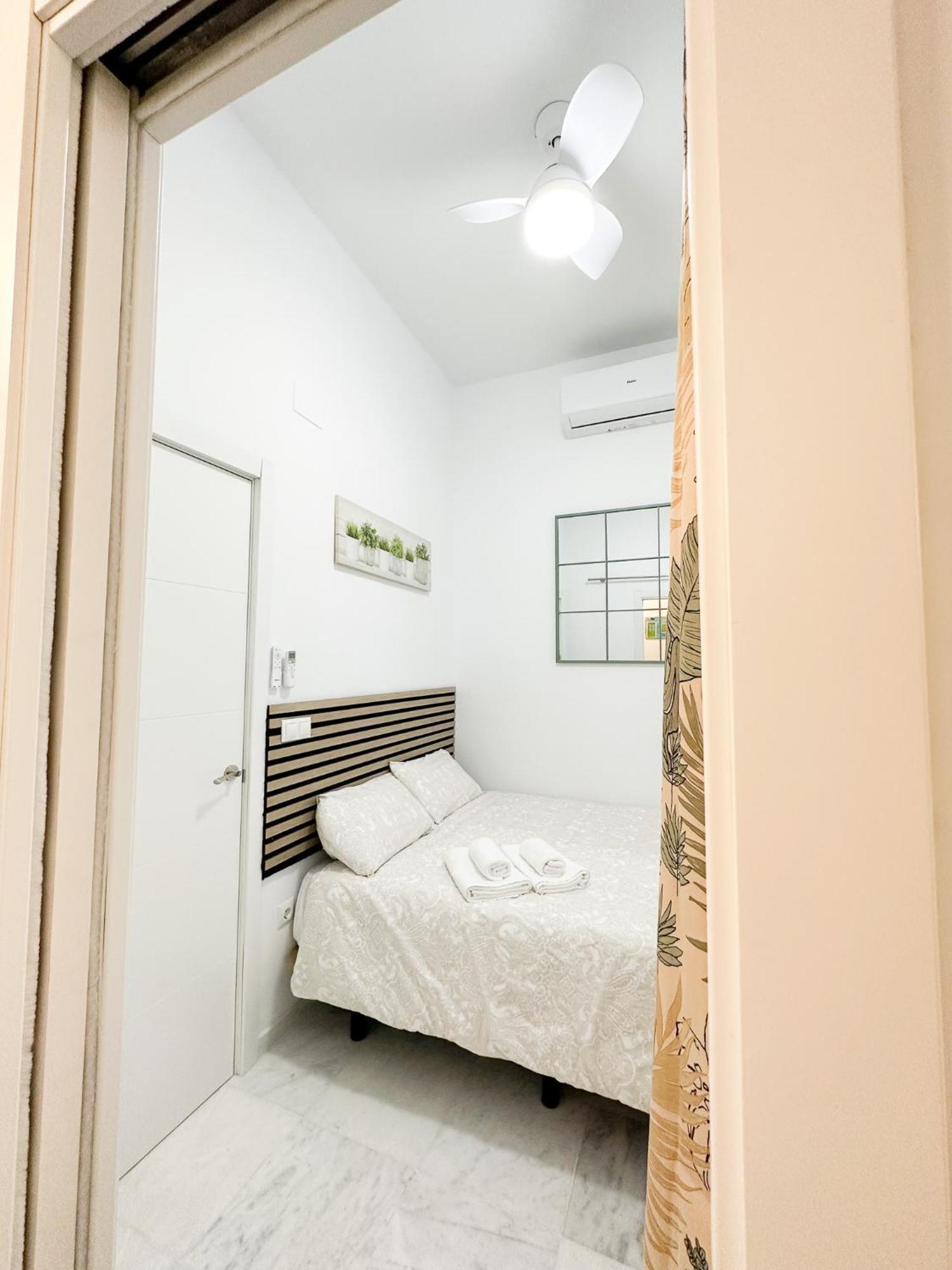 Apartment Cozy Budget 2br With Ac, 1 Bath, Private Parking Opt Seville