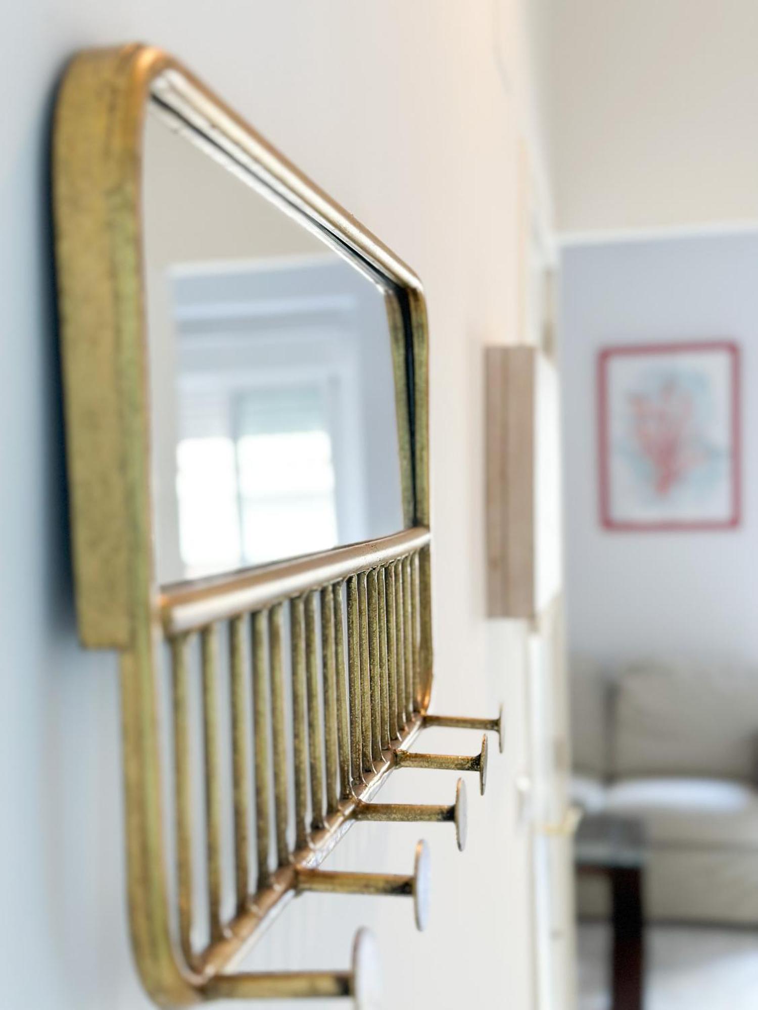 Cozy Budget 2br With Ac, 1 Bath, Private Parking Opt Seville