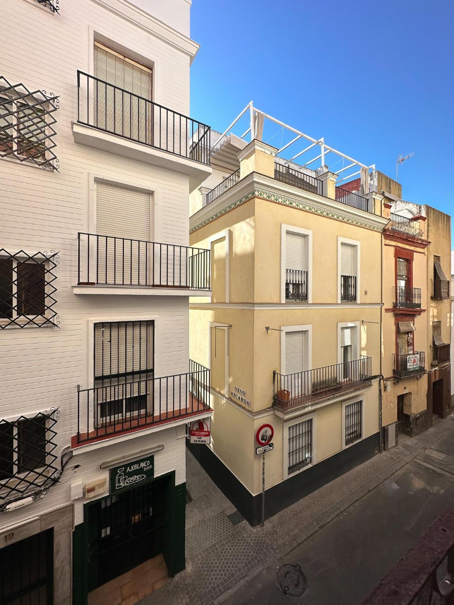 Apartment Cozy Budget 2br With Ac, 1 Bath, Private Parking Opt