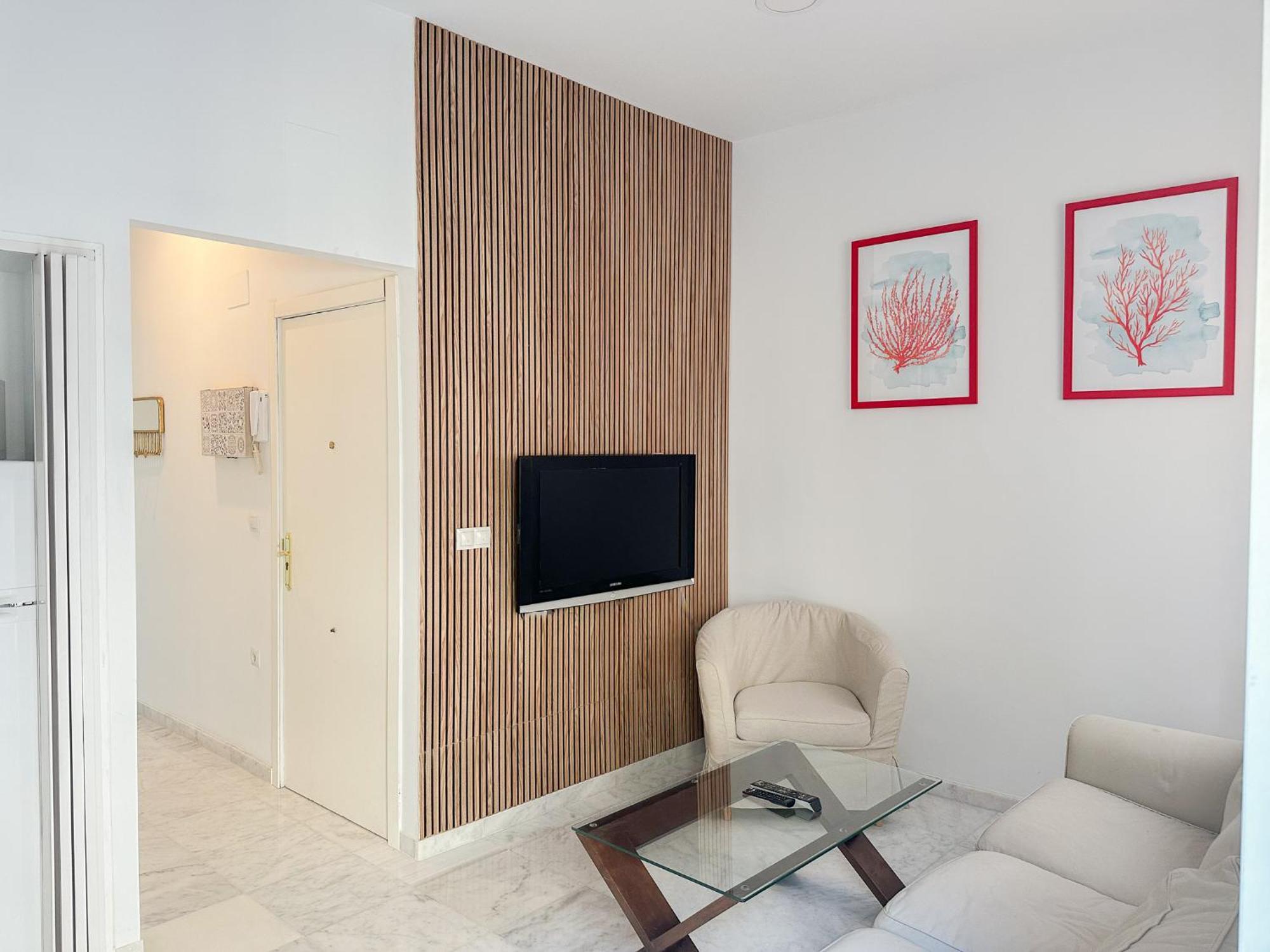 Apartment Cozy Budget 2br With Ac, 1 Bath, Private Parking Opt *