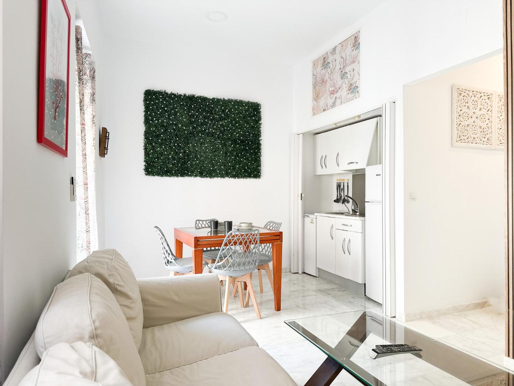 Apartment Cozy Budget 2br With Ac, 1 Bath, Private Parking Opt