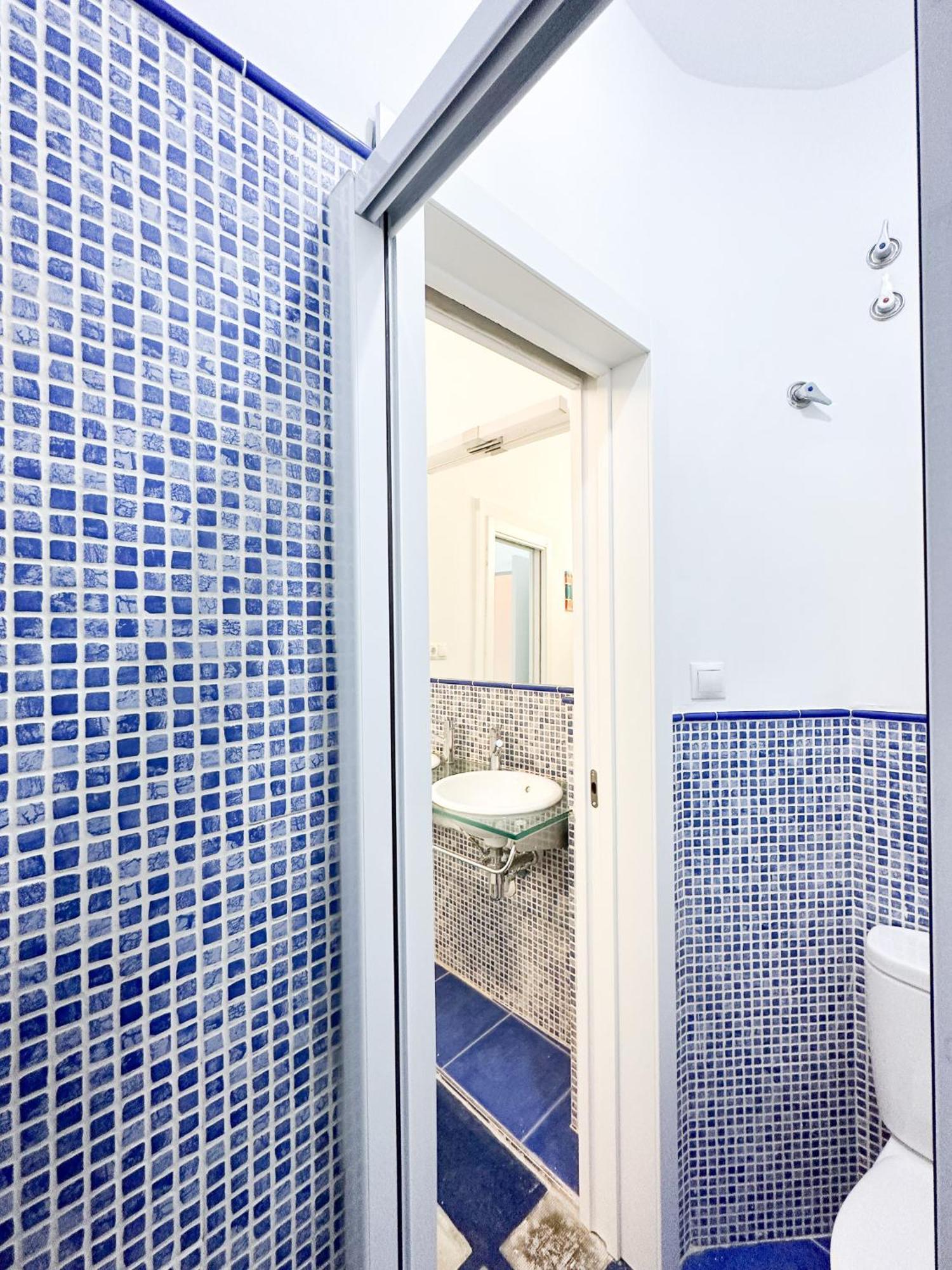 Apartment Cozy Budget 2br With Ac, 1 Bath, Private Parking Opt Seville