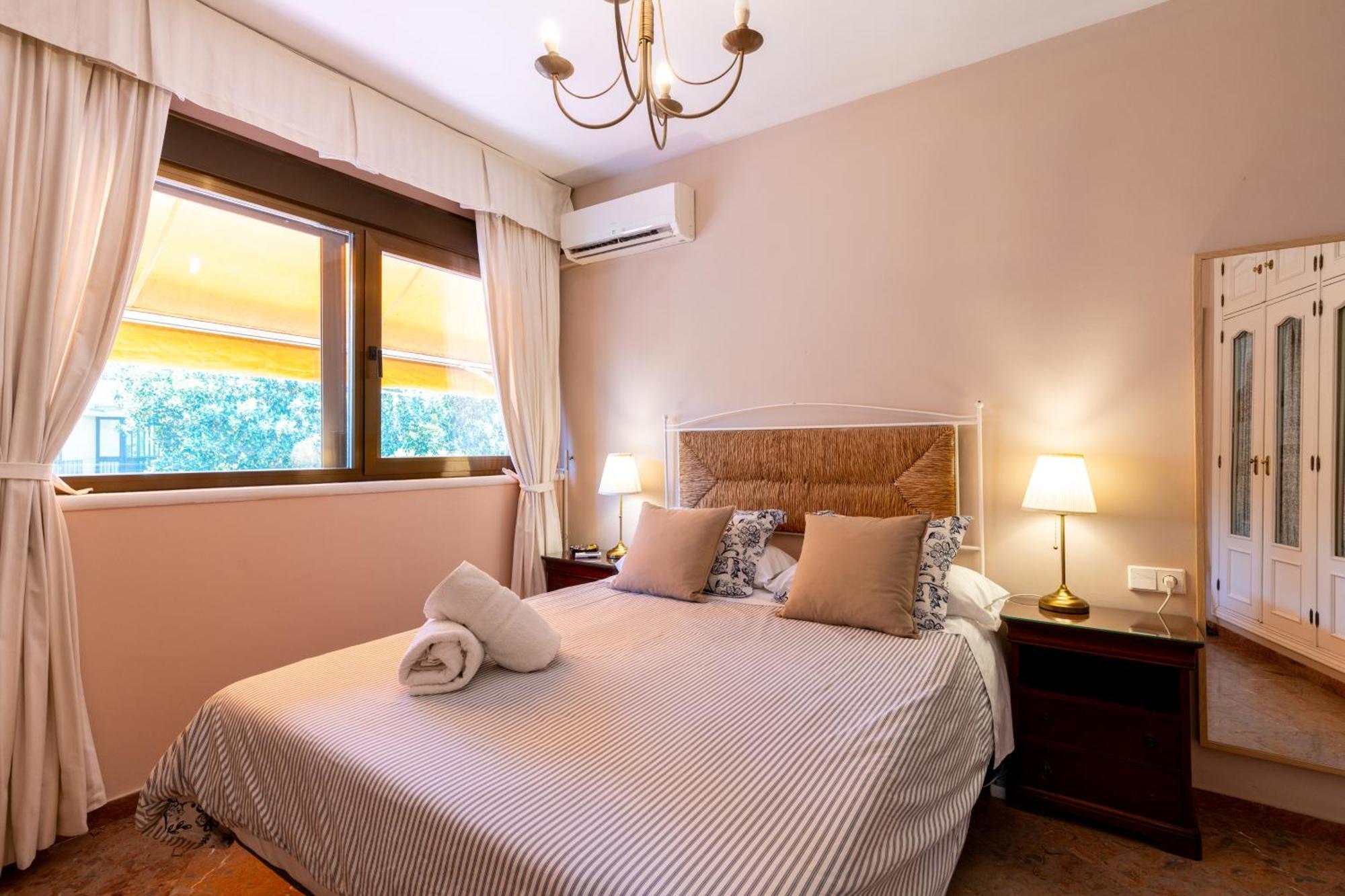 Penthouse!!! Center Of Seville!!! 2 Bedroom + 2 Bath!!! *