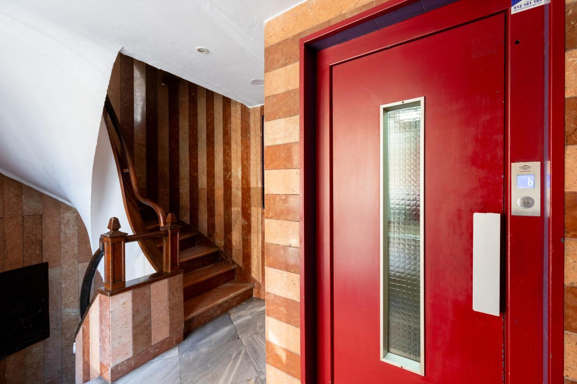 Penthouse!!! Center Of Seville!!! 2 Bedroom + 2 Bath!!! * Seville