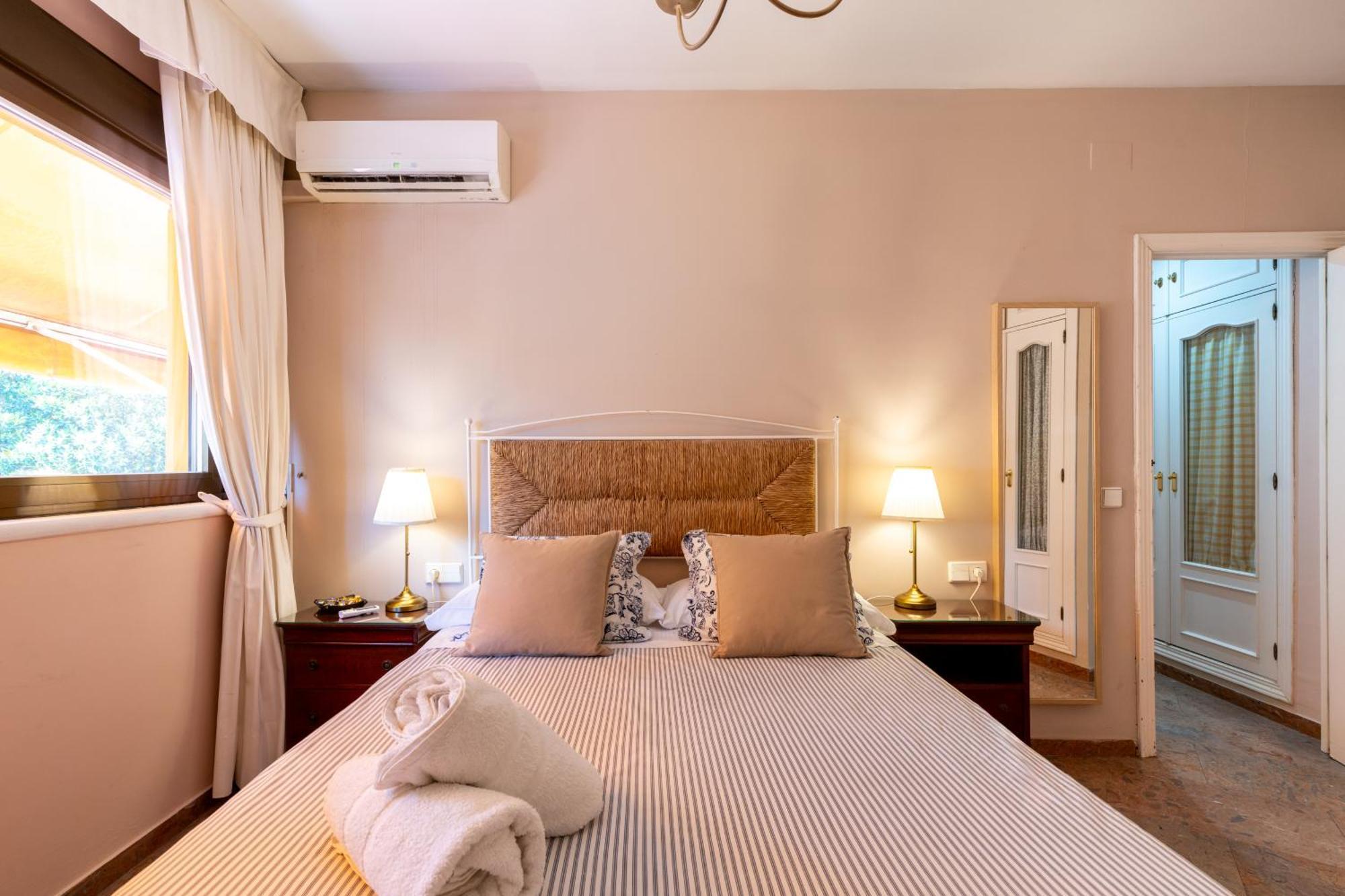 Penthouse!!! Center Of Seville!!! 2 Bedroom + 2 Bath!!! Apartment *