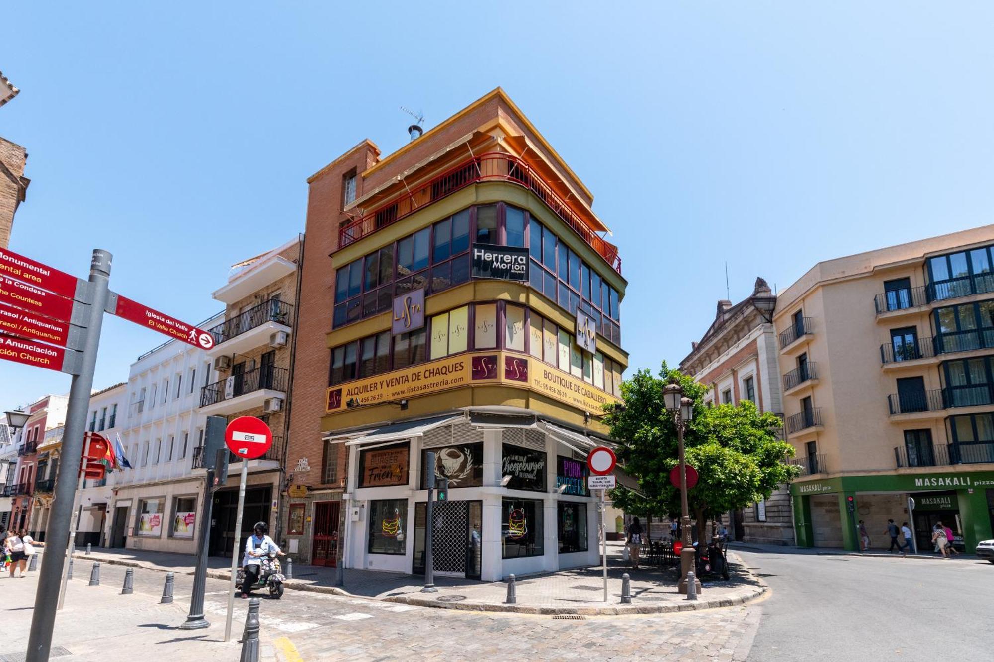 Penthouse!!! Center Of Seville!!! 2 Bedroom + 2 Bath!!! * Seville