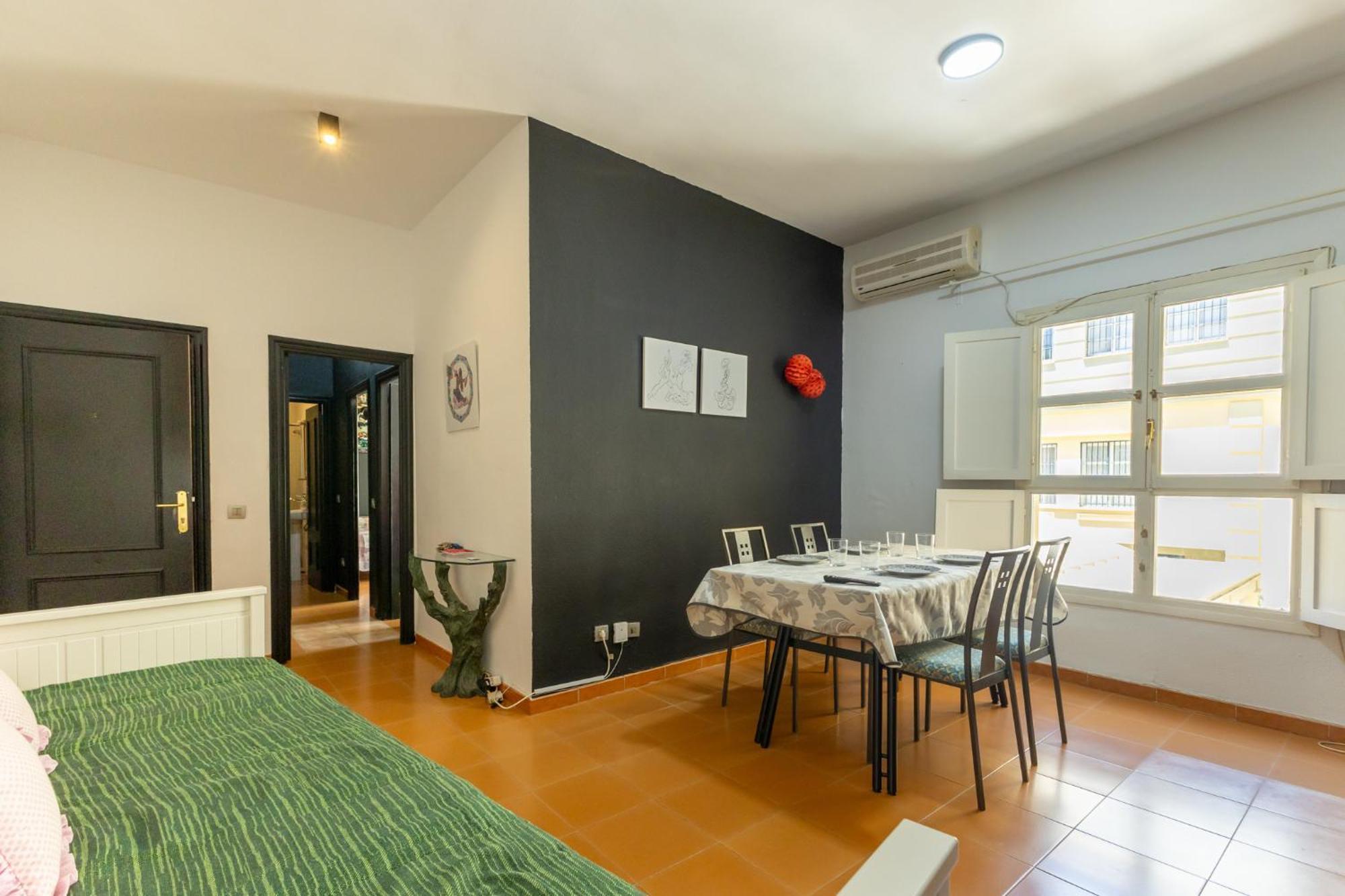 Conde Center Premium Suites, Free Parking Apartment *