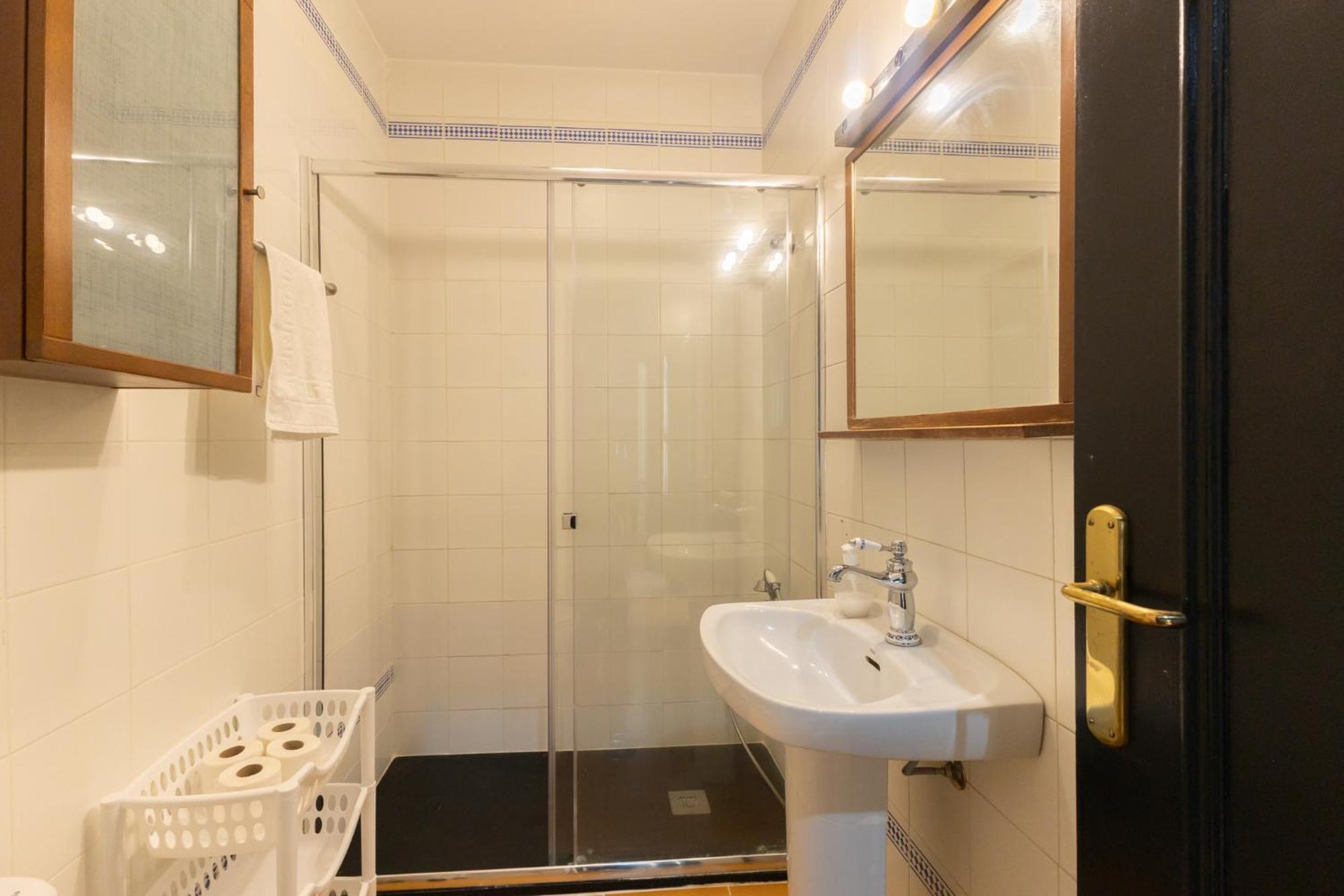 Conde Center Premium Suites, Free Parking Apartment