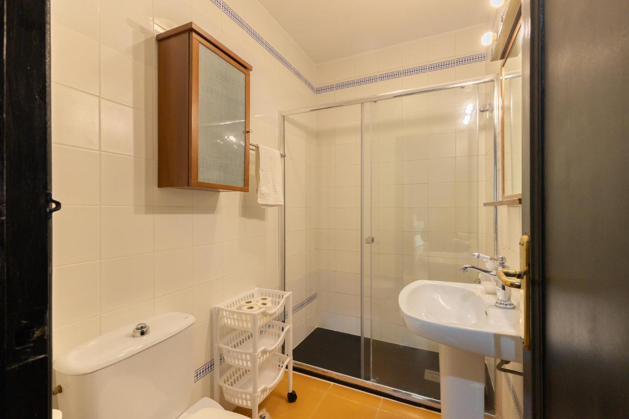 Conde Center Premium Suites, Free Parking Apartment