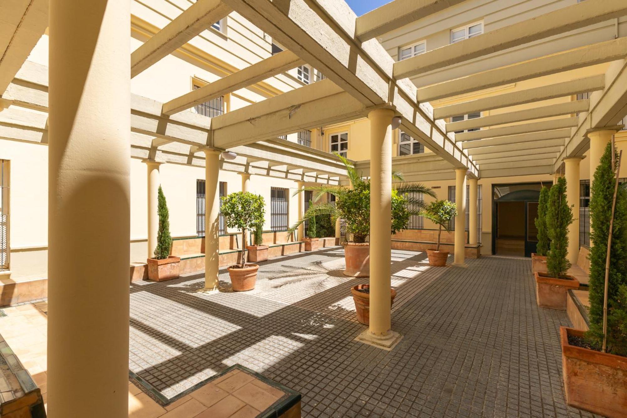 Conde Center Premium Suites, Free Parking