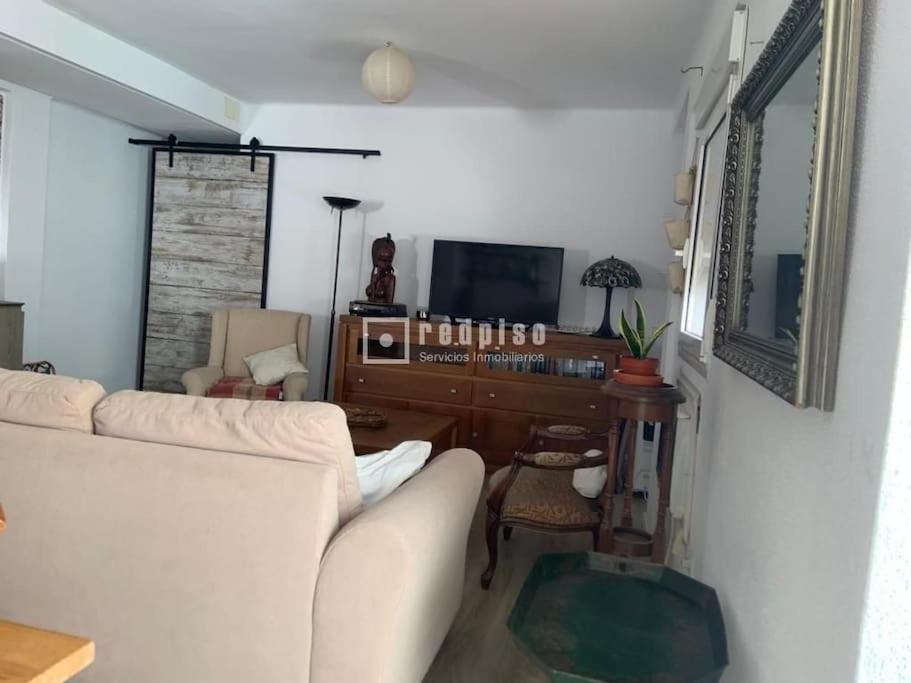 Piso Amplio Y Diafano, Al Lado De Alameda ,centro