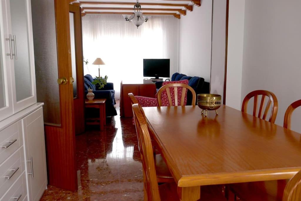 Casa Soleada En Calle Tranquila *