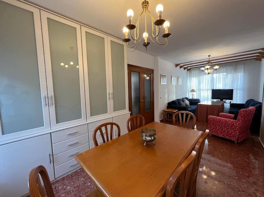 Casa Soleada En Calle Tranquila Holiday home