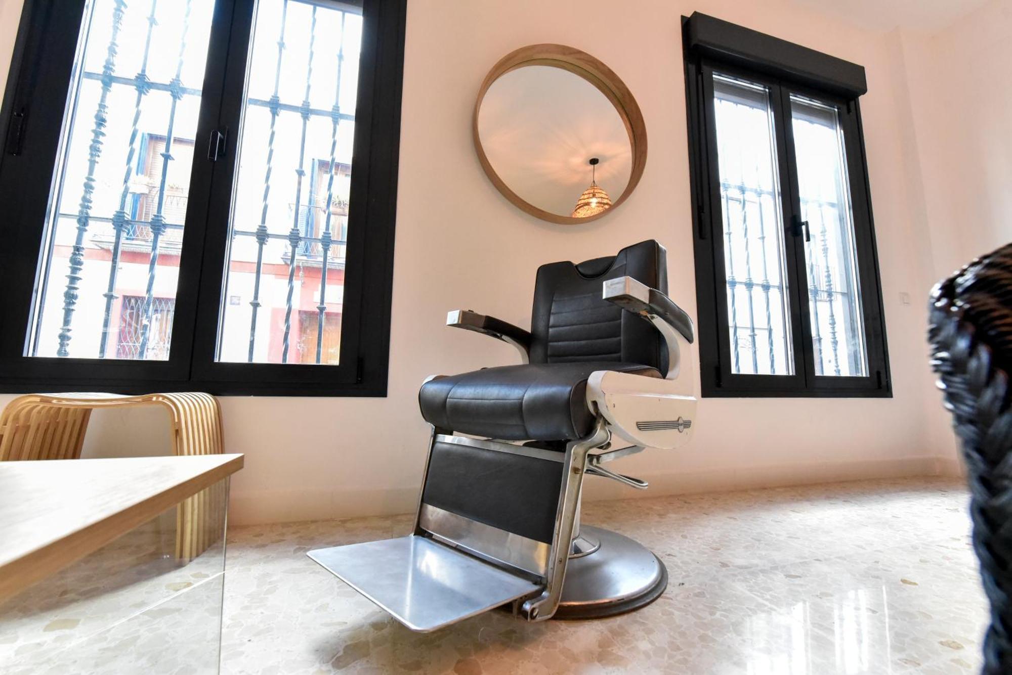 Premium Exclusive - The Barber's House *