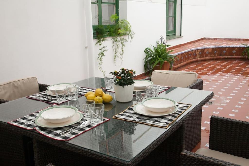 Idyllic & Loveliest With Patio.private Parking Seville