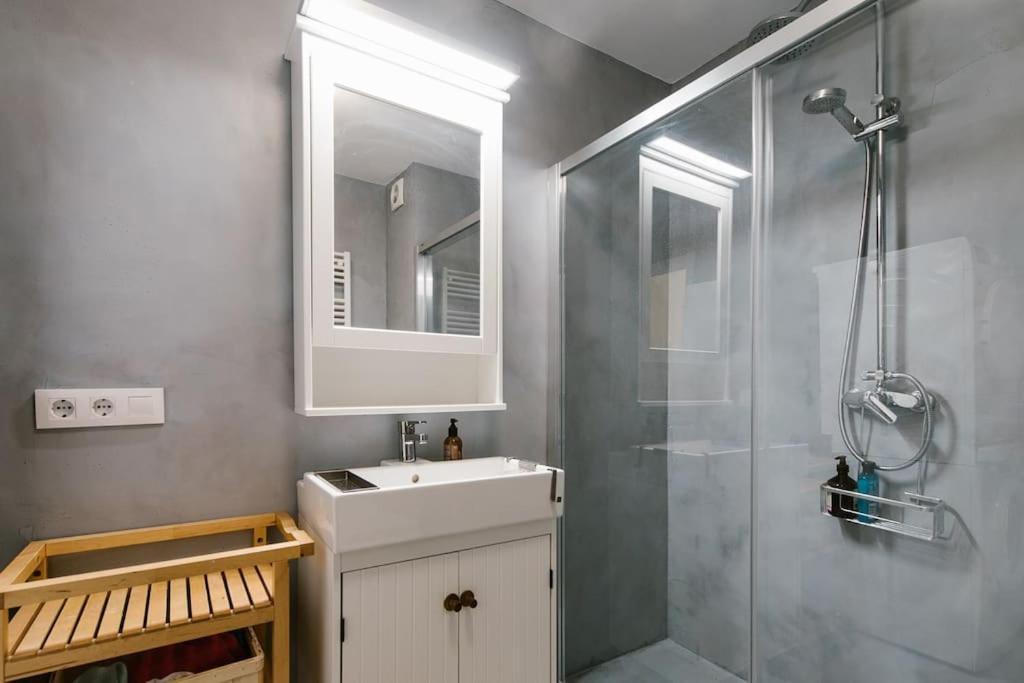 Cozy But Modern 2 Bed/bath Perfect For Families