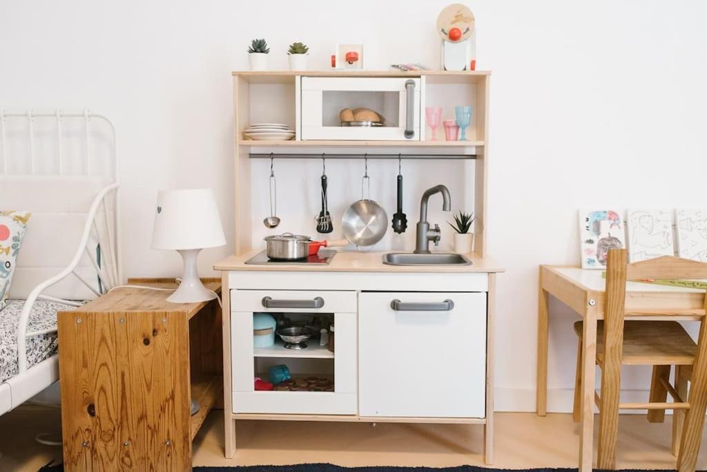 Apartment Cozy But Modern 2 Bed/bath Perfect For Families *
