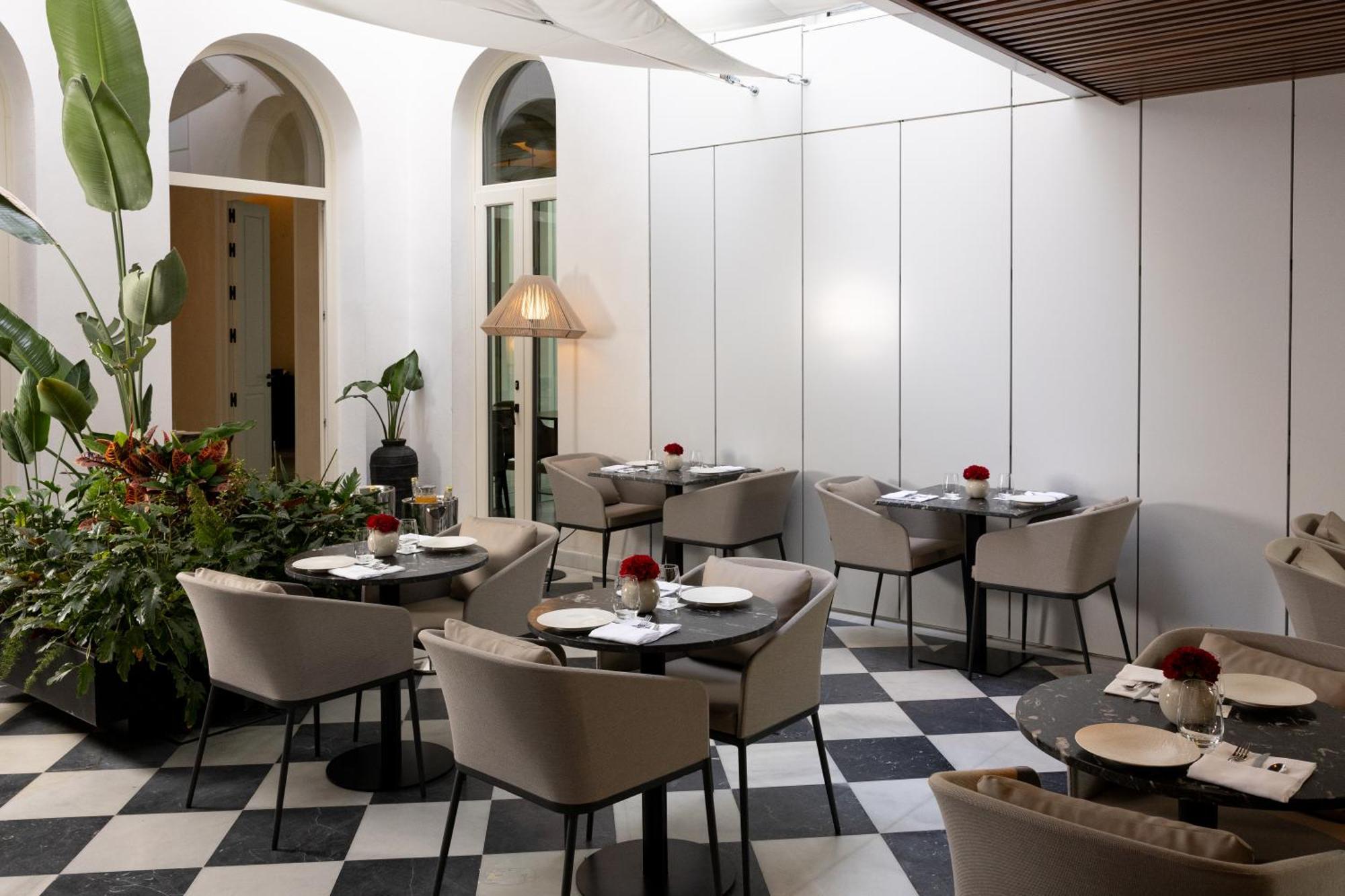 Mercer Plaza 5 Gl Hotel Sevilla