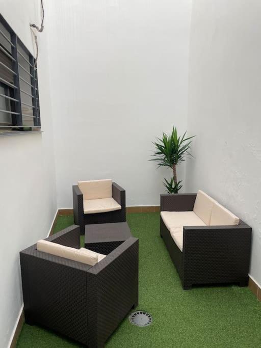 Coqueto En El Centro De Con Patio Privado