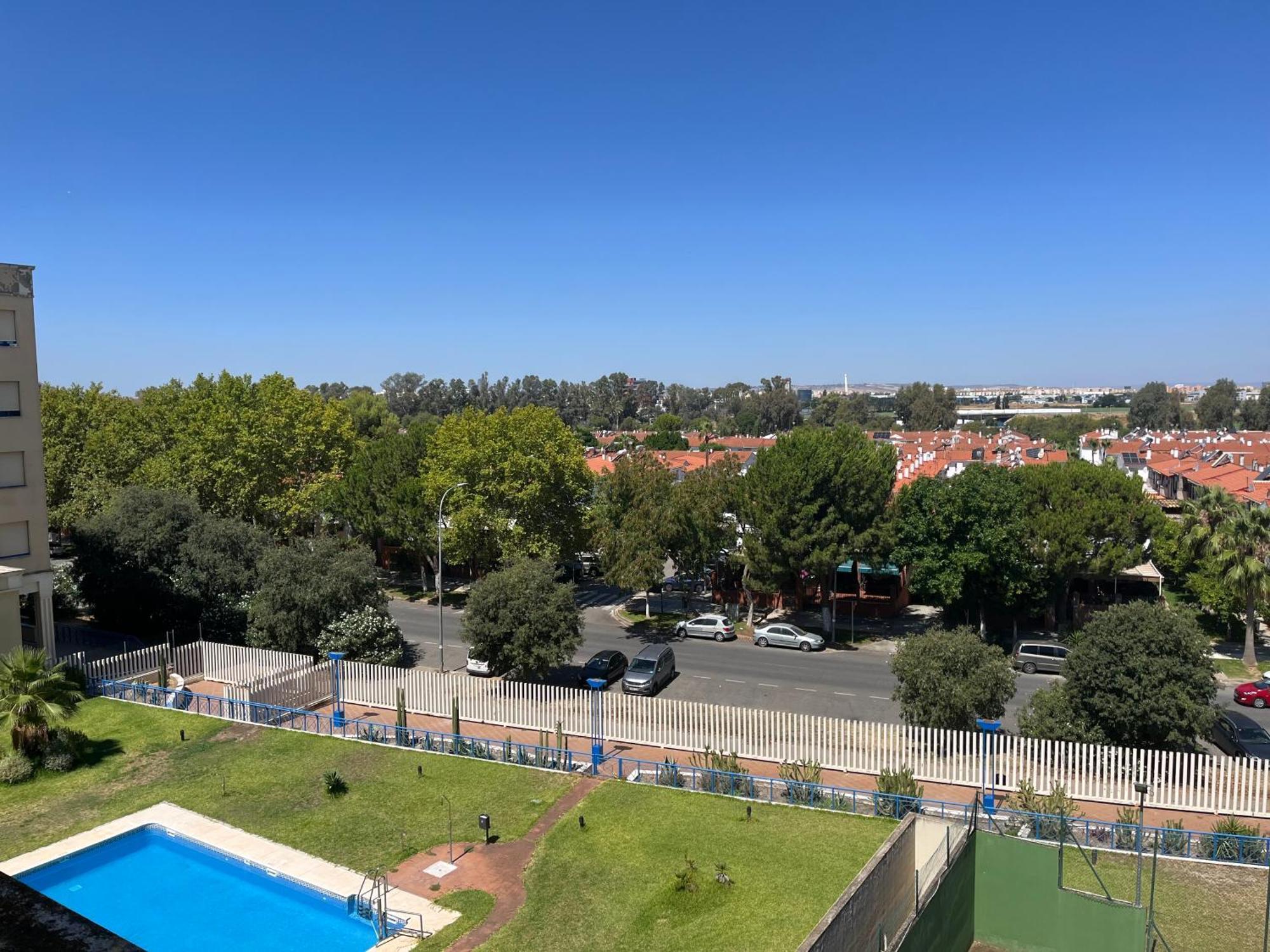 Lux Abril Sevilla