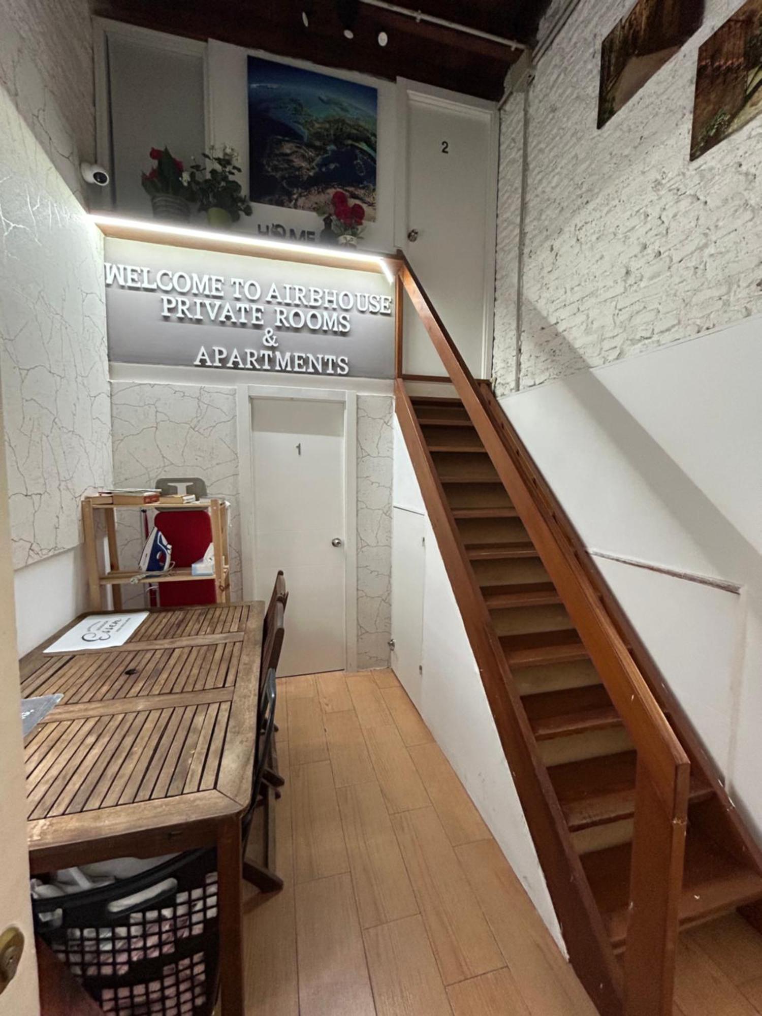 Airbhouse Private & Homestay